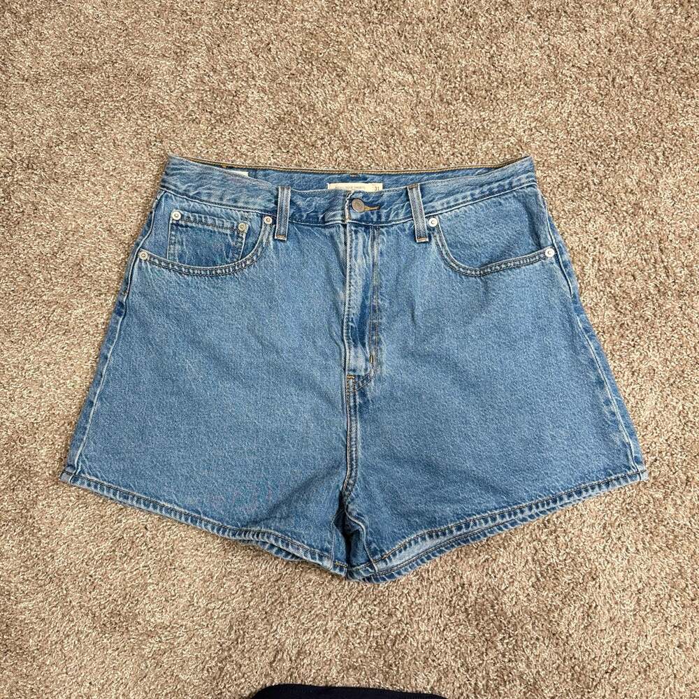 Levi’s Premium High Loose Denim Shorts Light Wash Mom Jean 31